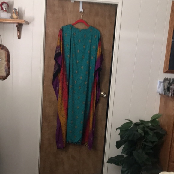 Beautiful Kaftan by Sante - Picture 2 of 6